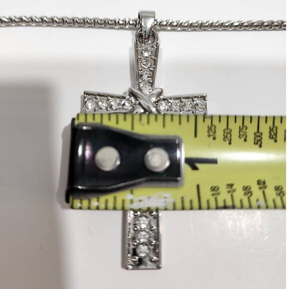 Brilliant Beautiful Austrian Crystal Cross Necklace - Picture 8 of 12